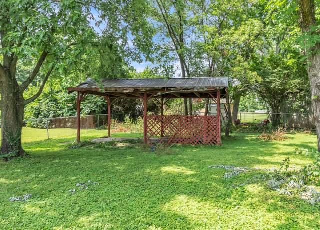 Property at 2952 Hillhurst Dr, Nashville, TN 37207, 3 beds, 1.5 baths