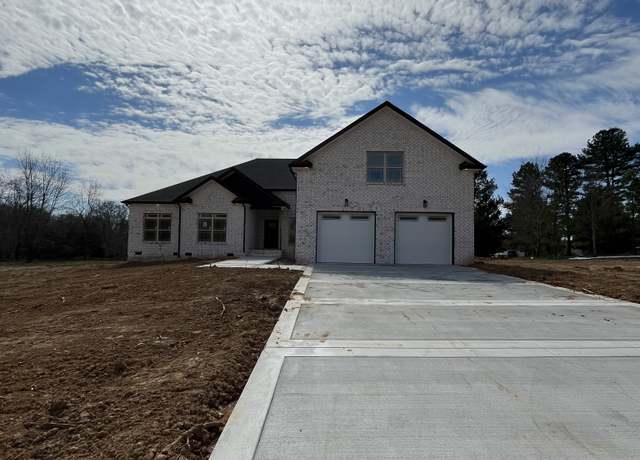 Property at 1630 Parchman Rd, Clarksville, TN 37040, 4 beds, 3.5 baths