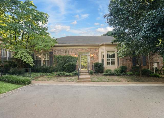 Property at 505 Brighton Pl, Nashville, TN 37205, 3 beds, 2.5 baths