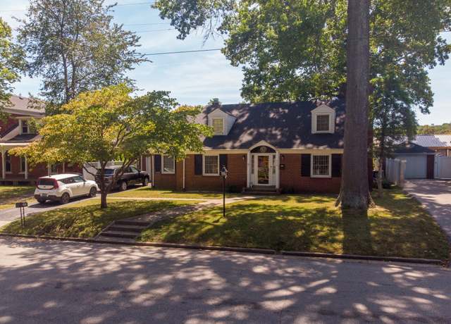 Property at 575 7th St W, Russellville, KY 42276, 5 beds, 2 baths