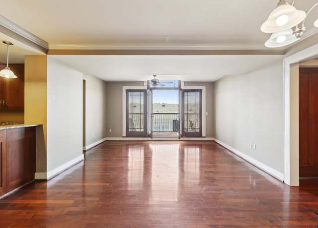 Property at 2041 Overhill Dr #302, Nashville, TN 37215, 2 beds, 2.5 baths