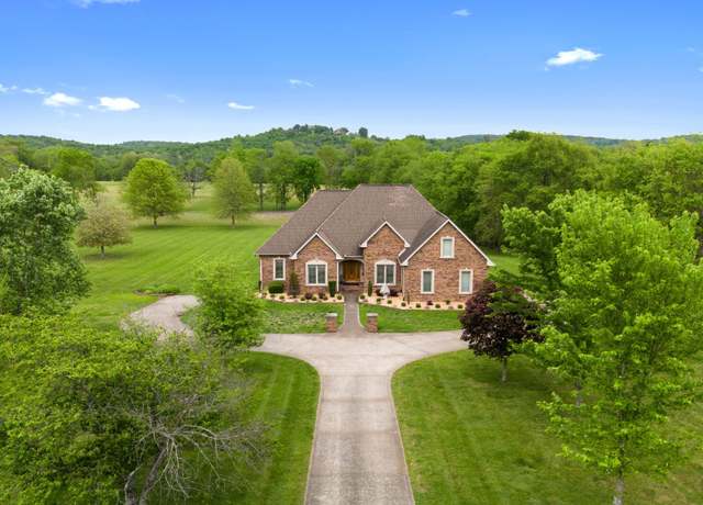 Property at 2039 Sparta Pike, Lebanon, TN 37090, 3 beds, 2 baths