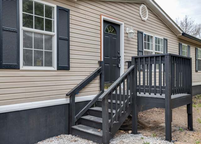 Property at 137 Lankford Dr, New Johnsonville, TN 37134, 3 beds, 2 baths
