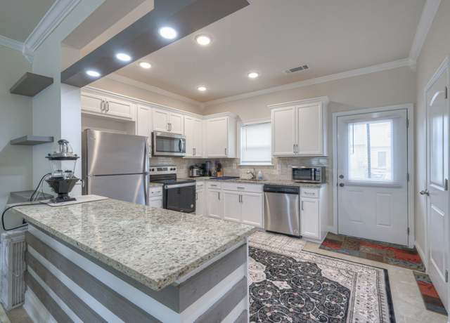 Property at 105 David Bolin Dr, La Vergne, TN 37086, 2 beds, 2.5 baths