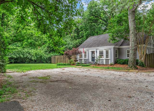 Property at 907 Woodmont Blvd, Nashville, TN 37204, 3 beds, 2 baths