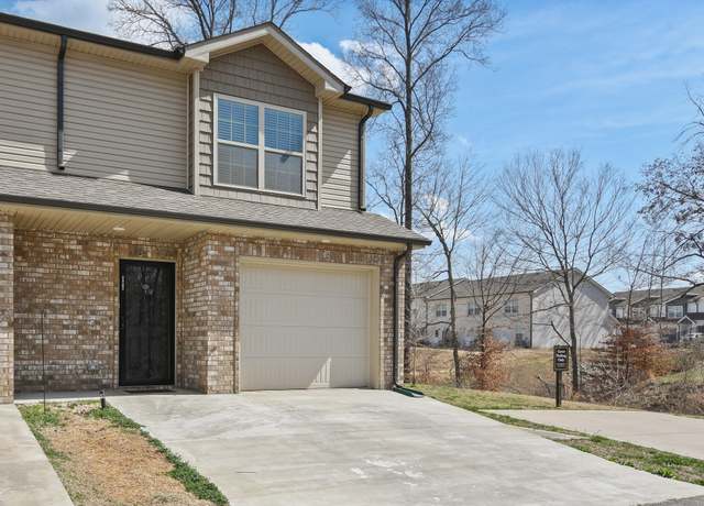 Property at 135 Country Ln #304, Clarksville, TN 37043, 3 beds, 2.5 baths