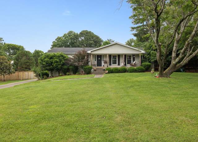 Property at 1220 Lipscomb Dr, Brentwood, TN 37027, 3 beds, 2 baths
