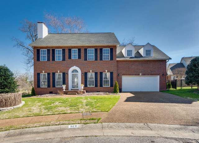 Property at 929 Brenton Park Ct, Brentwood, TN 37027, 3 beds, 2.5 baths