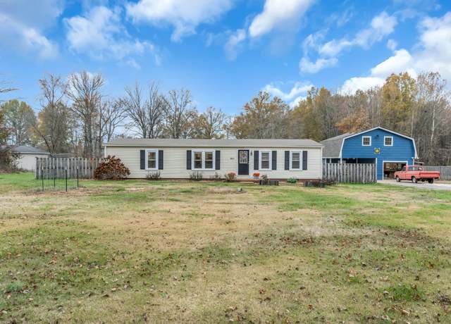 Property at 3813 Highway 76, Cottontown, TN 37048, 3 beds, 2 baths