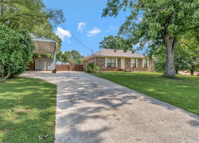 Property at 1176 Corum Hill Rd, Castalian Springs, TN 37031, 3 beds, 1.5 baths
