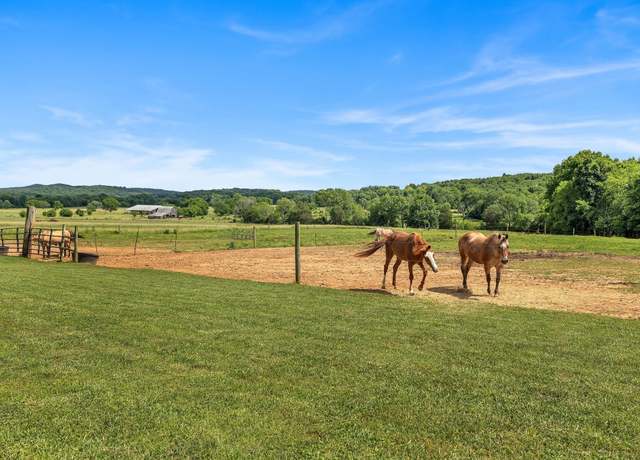 Property at 1034 Salem Rd, Lebanon, TN 37090, 4 beds, 2.5 baths