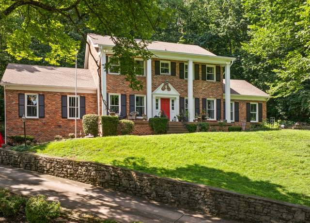 Property at 5621 Hillview Dr, Brentwood, TN 37027, 5 beds, 3.5 baths