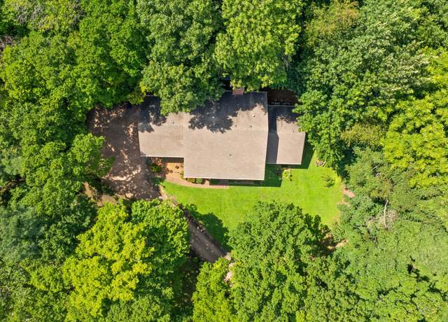 Property at 5621 Hillview Dr, Brentwood, TN 37027, 5 beds, 3.5 baths