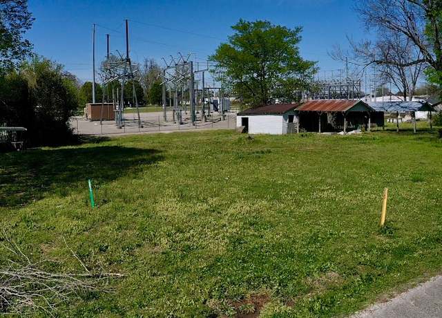 Property at 208 W 2nd St, Parsons, TN 38363