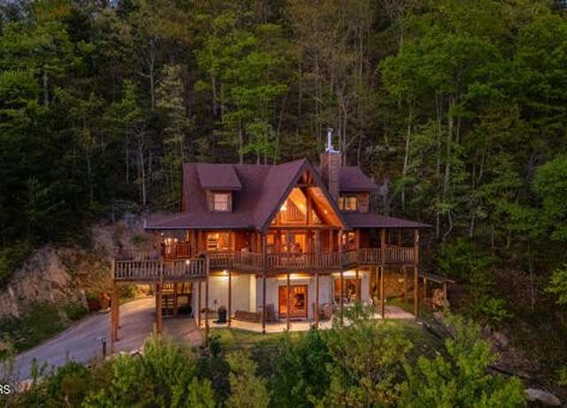 Property at 4015 Ravens Den Way, Sevierville, TN 37862, 3 beds, 3.5 baths