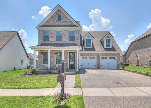 Property at 590 Lingering Way, Hendersonville, TN 37075, 4 beds, 3 baths