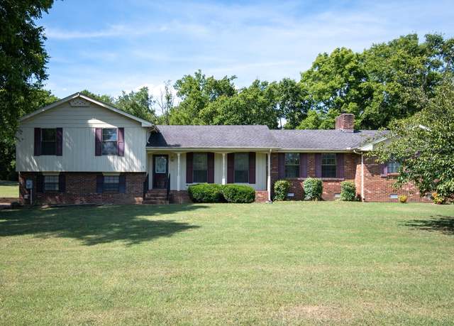Property at 212 Mark Cir, Gallatin, TN 37066, 4 beds, 3 baths
