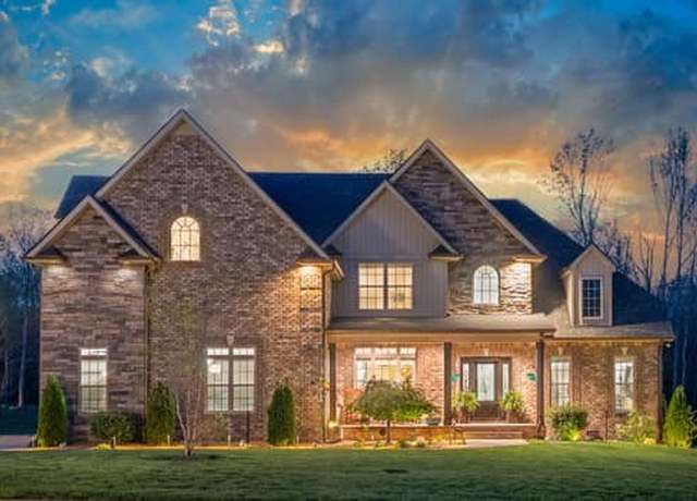 Property at 1151 Reda Dr, Clarksville, TN 37042, 4 beds, 4 baths