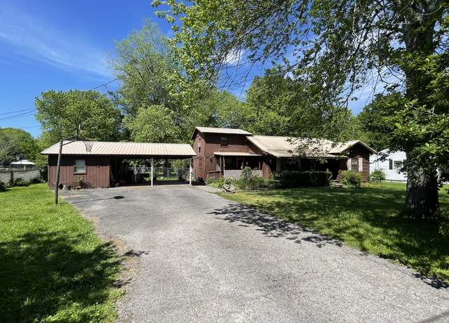 Property at 211 Lee St, Tullahoma, TN 37388, 4 beds, 1.5 baths