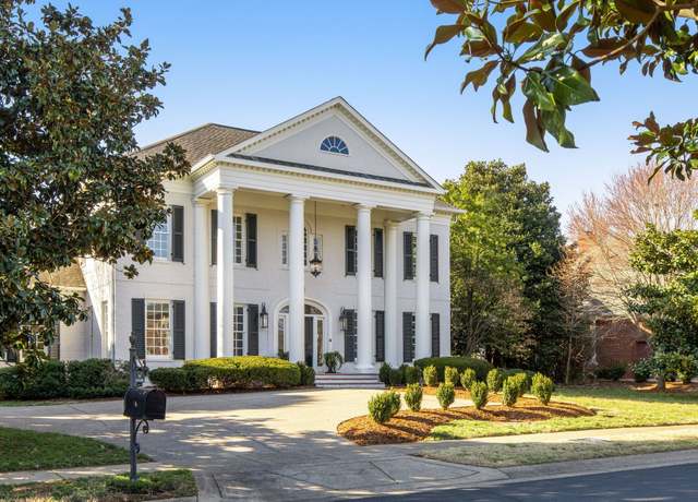 Property at 5042 Hill Place Dr, Nashville, TN 37205, 5 beds, 6.5 baths
