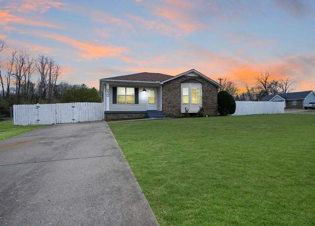Property at 650 David Ray Ct, Clarksville, TN 37042, 3 beds, 2 baths