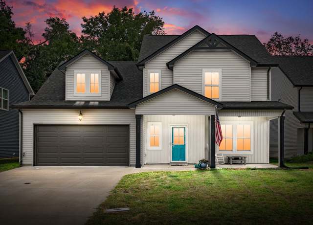 Property at 440 Kinslow Ct, Clarksville, TN 37040, 4 beds, 2.5 baths