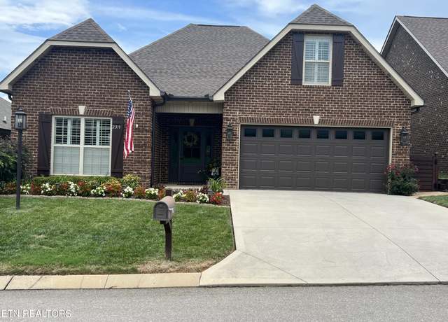 Property at 2319 Torrey Pines Dr, Maryville, TN 37801, 3 beds, 2 baths