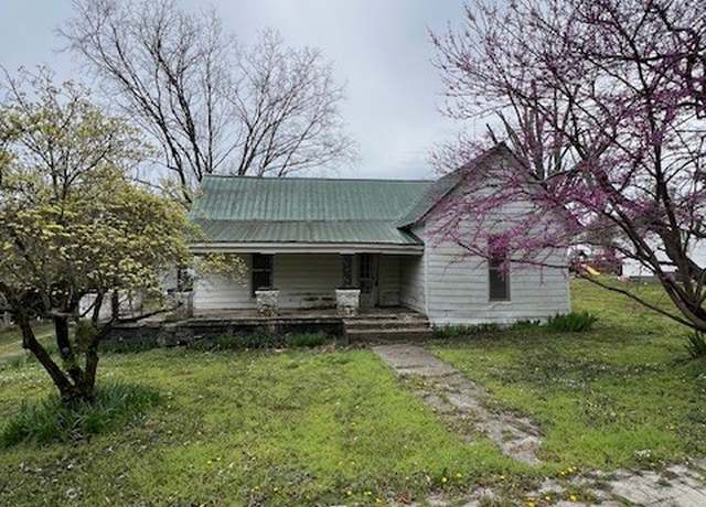 Property at 336 Woodland St, Watertown, TN 37184, 3 beds, 1 bath