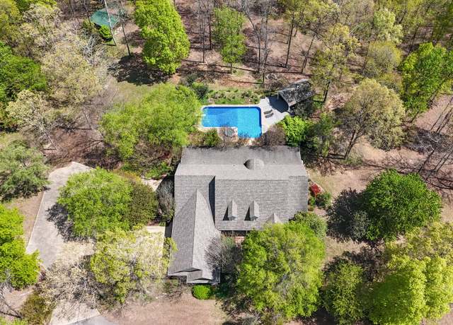 Property at 94 Oak Shadow Dr, Loretto, TN 38469, 4 beds, 4.5 baths