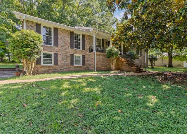 Property at 107 Bayview Dr, Hendersonville, TN 37075, 4 beds, 2 baths