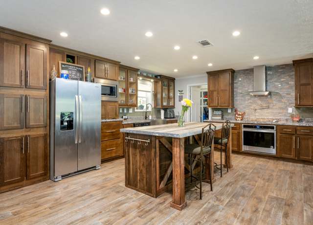 Property at 424 Firetower Rd, Camden, TN 38320, 4 beds, 2 baths