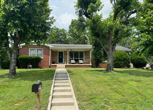 Property at 625 College Ave E, Carthage, TN 37030, 3 beds, 2 baths
