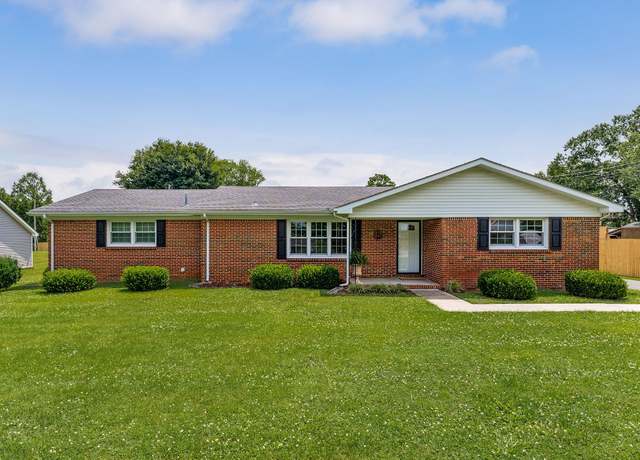 Property at 206 Moss Dr, Mcminnville, TN 37110, 3 beds, 2 baths