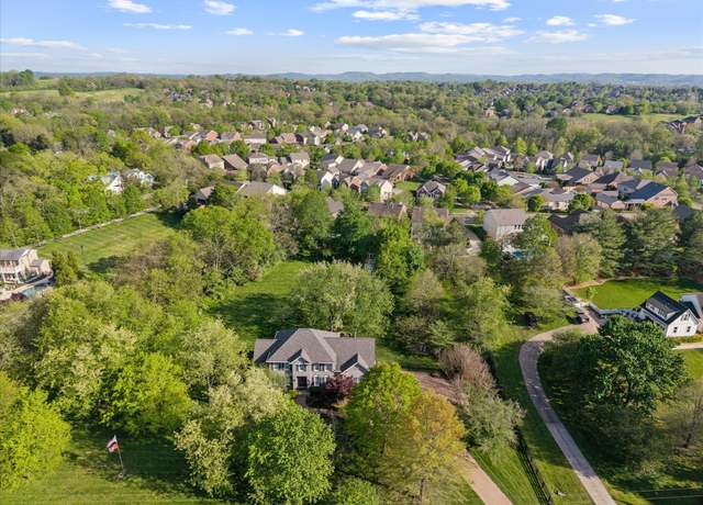 Property at 4079 Clovercroft Rd, Franklin, TN 37067, 5 beds, 3.5 baths