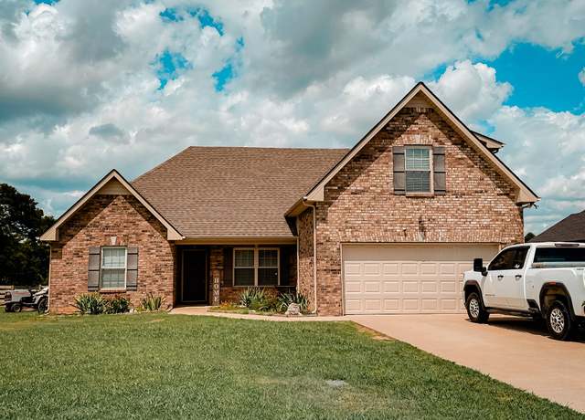 Property at 2929 Dusenburg Dr, Christiana, TN 37037, 3 beds, 2 baths