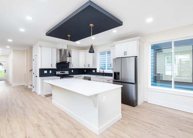 Property at 1640A Northview Ave, Nashville, TN 37216, 3 beds, 2.5 baths