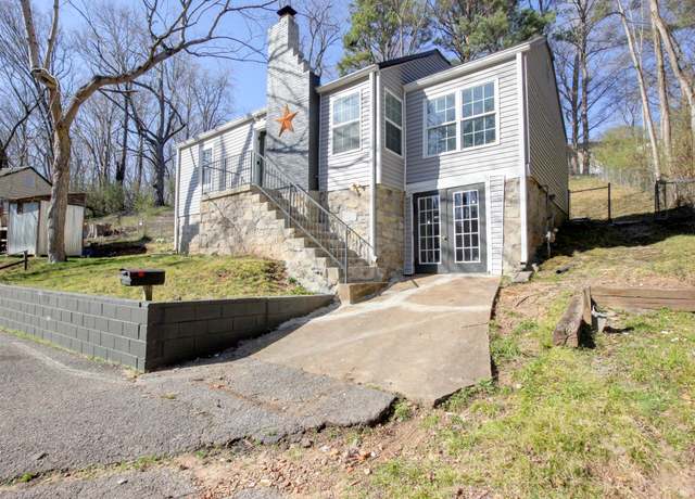 Property at 341 Hickory Grove Blvd, Clarksville, TN 37040, 3 beds, 1.5 baths