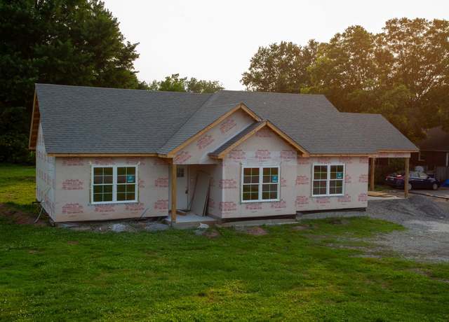 Property at 702 Adams Dr, Shelbyville, TN 37160, 3 beds, 2 baths