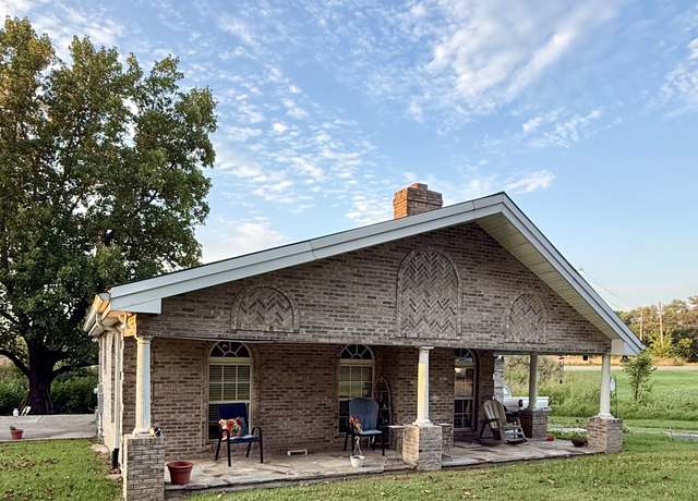 Property at 438 Hatten Track Rd, Gallatin, TN 37066, 2 beds, 1.5 baths