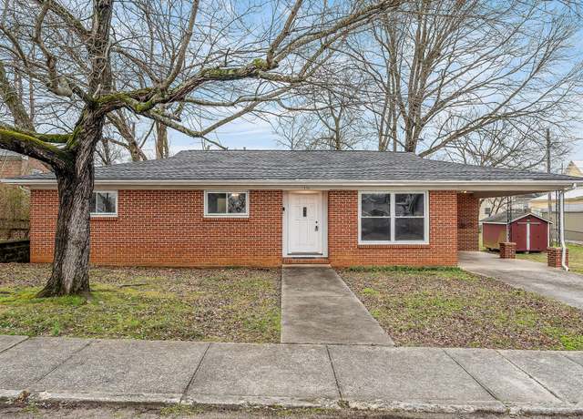 Property at 106 N Main St, Sparta, TN 38583, 3 beds, 2 baths