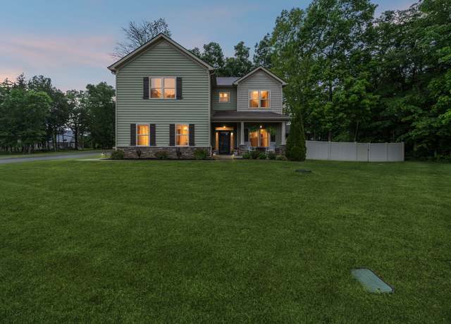 Property at 701 Creekbend Ln, Murfreesboro, TN 37129, 4 beds, 3 baths