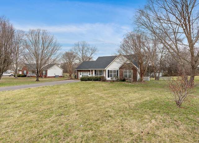 Property at 3609 Chunn Valley Dr, Spring Hill, TN 37174, 3 beds, 2 baths