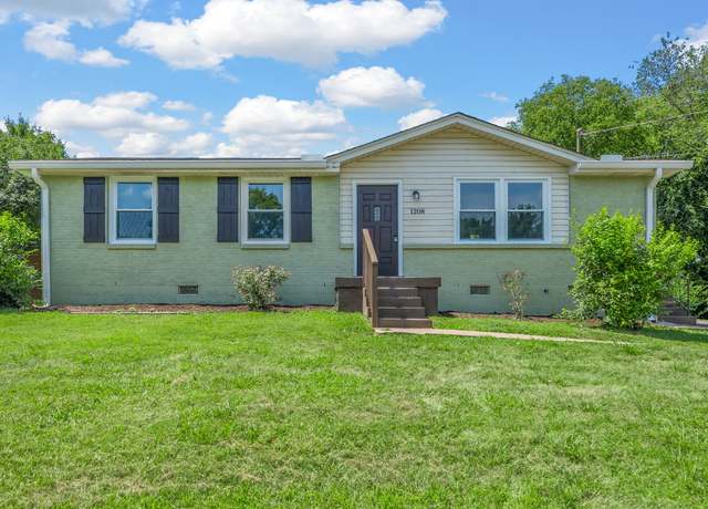 Property at 1208 Poplar St, Clarksville, TN 37040, 3 beds, 1 bath