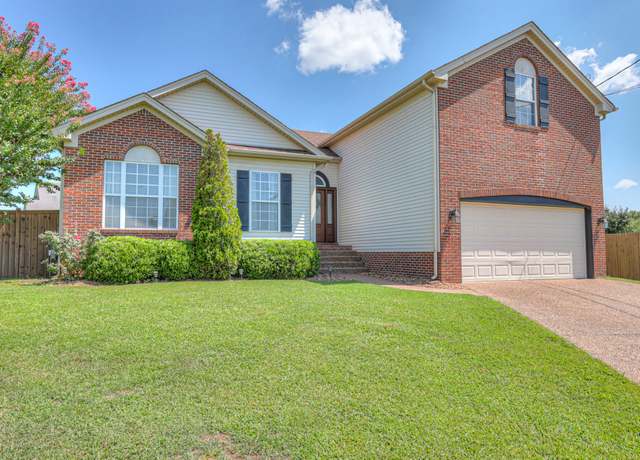Property at 1433 Hilltop Dr, Mount Juliet, TN 37122, 3 beds, 2 baths