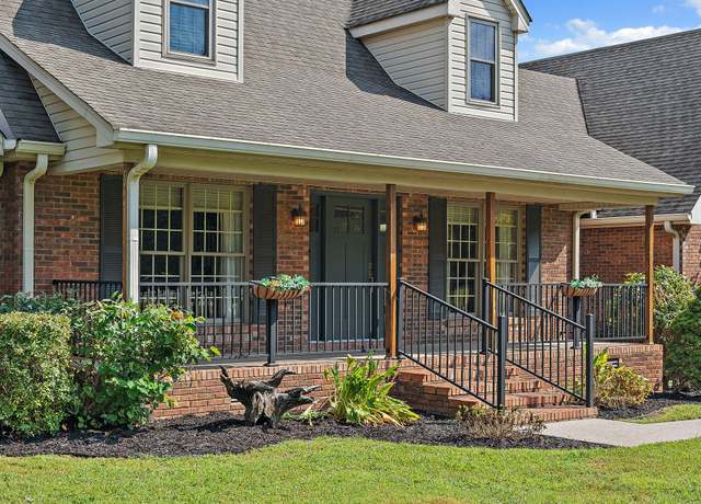 Property at 404 Southwinds Dr, Hermitage, TN 37076, 3 beds, 2.5 baths