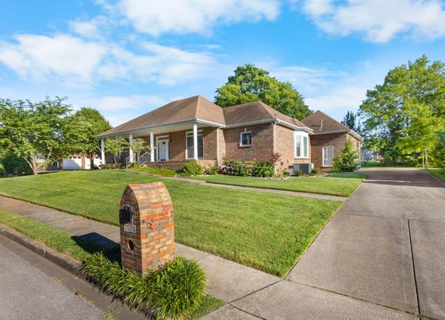 Property at 2588 Stone Briar Dr, Clarksville, TN 37043, 3 beds, 2 baths