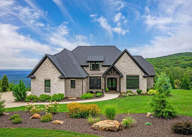 Property at 8008 Mountain Laurel Trl, Signal Mountain, TN 37377, 6 beds, 5.5 baths