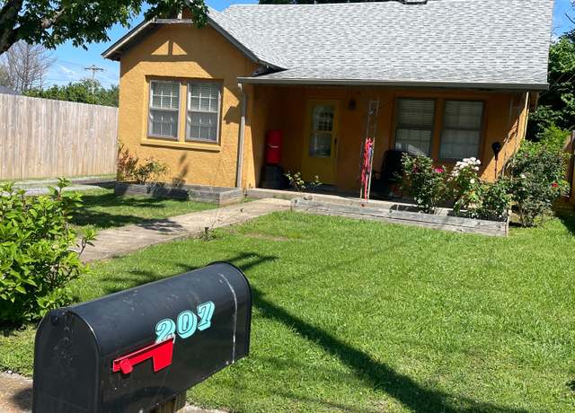 Property at 207 Carter St, Shelbyville, TN 37160, 2 beds, 1 bath