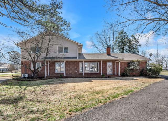 Property at 335 Robins St, Lawrenceburg, TN 38464, 5 beds, 4 baths