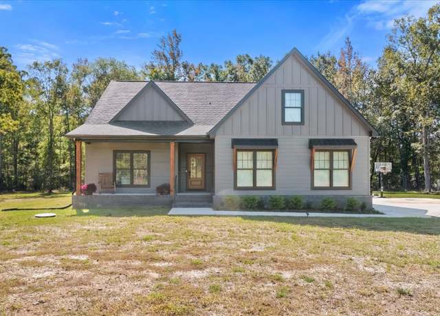 Property at 1689 Old Shelbyville Hwy, Tullahoma, TN 37388, 3 beds, 2.5 baths